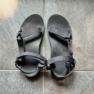 Teva womens sandals size 9